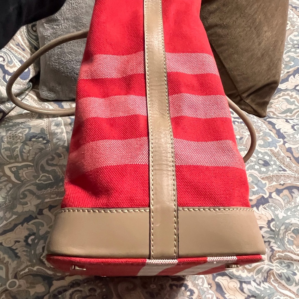 Beautiful Red Burberry Check Bag - Picture 12 of 16